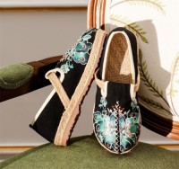 Casual Embroidered Ladies Shoes SHO-030