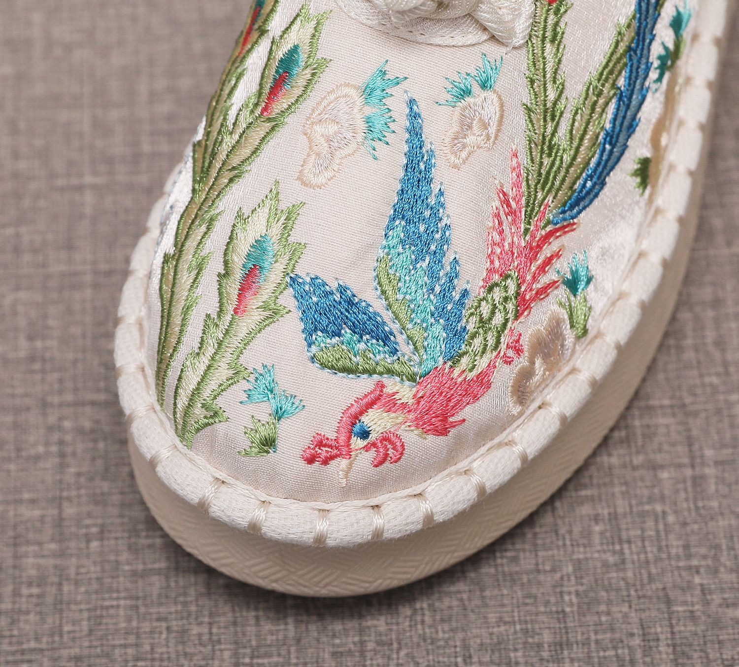 Casual Embroidered Ladies Shoes SHO-003