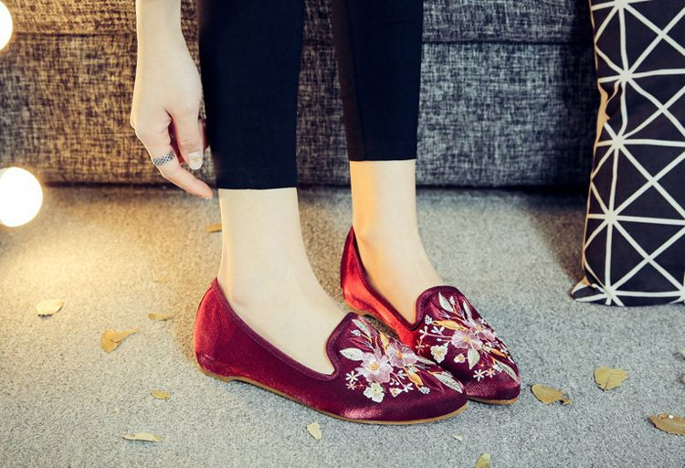 Casual Embroidered Ladies Shoes SHO-020