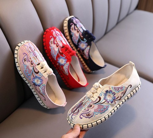Casual Embroidered Ladies Shoes SHO-019
