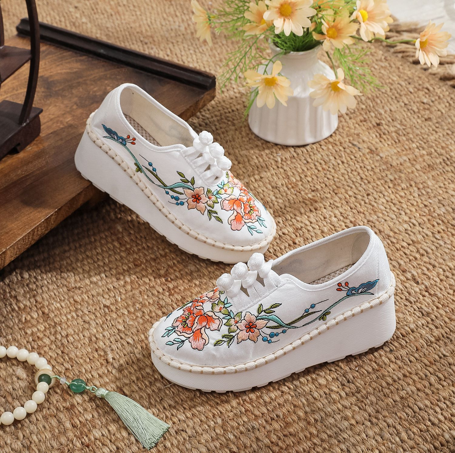 Casual Embroidered Ladies Shoes SHO-002