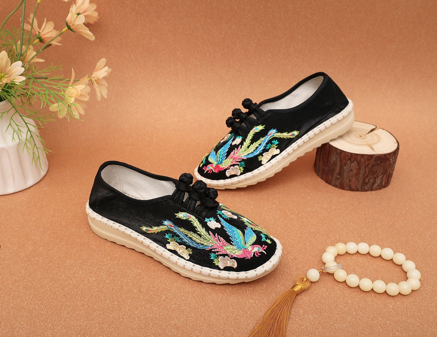 Casual Embroidered Ladies Shoes SHO-004
