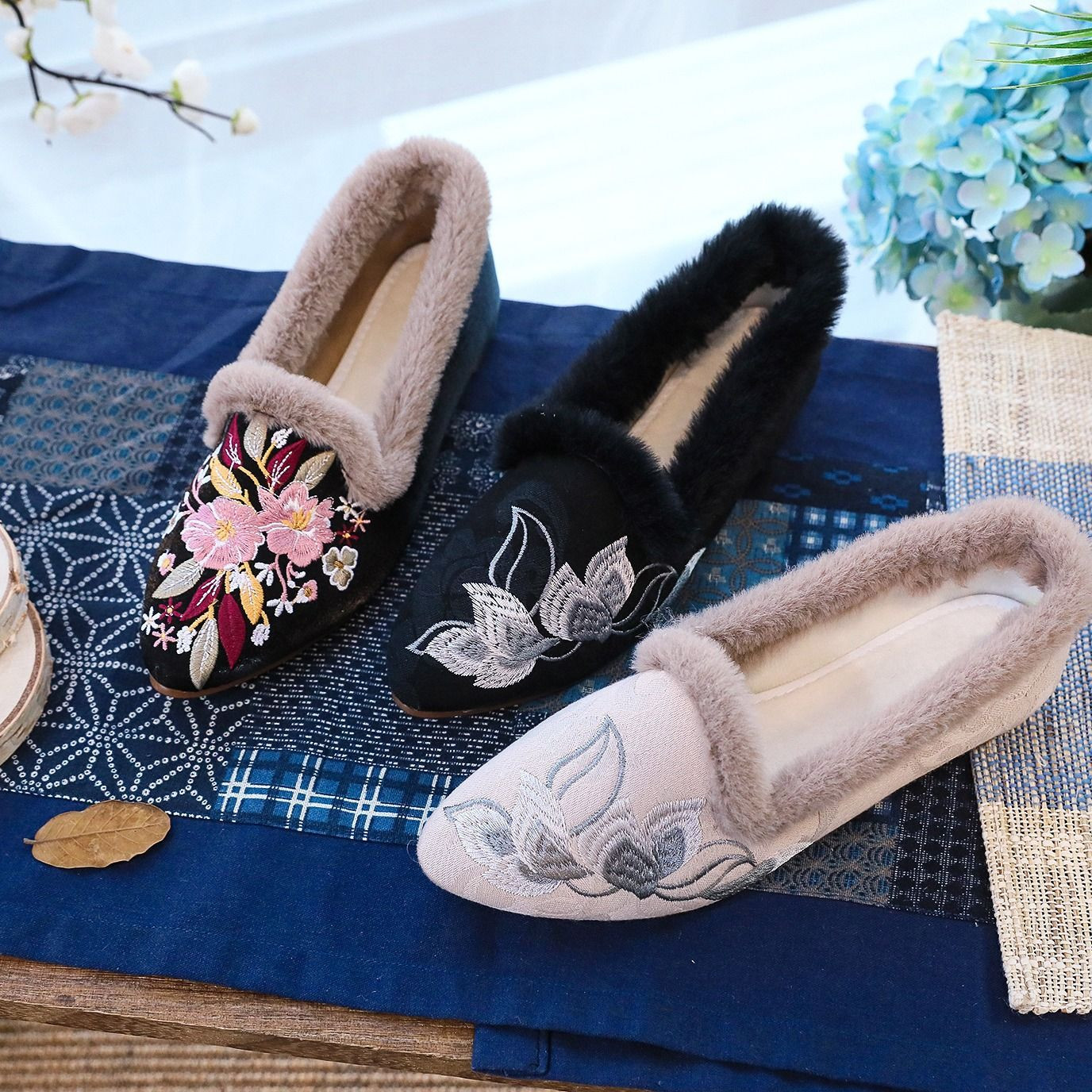 Casual Embroidered Ladies Shoes SHO-007