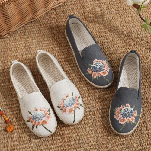 Casual Embroidered Ladies Shoes SHO-032