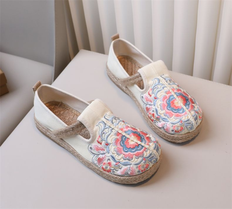Casual Embroidered Ladies Shoes SHO-034