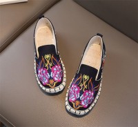 Casual Embroidered Ladies Shoes SHO-023