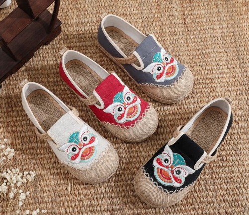 Casual Embroidered Ladies Shoes SHO-025