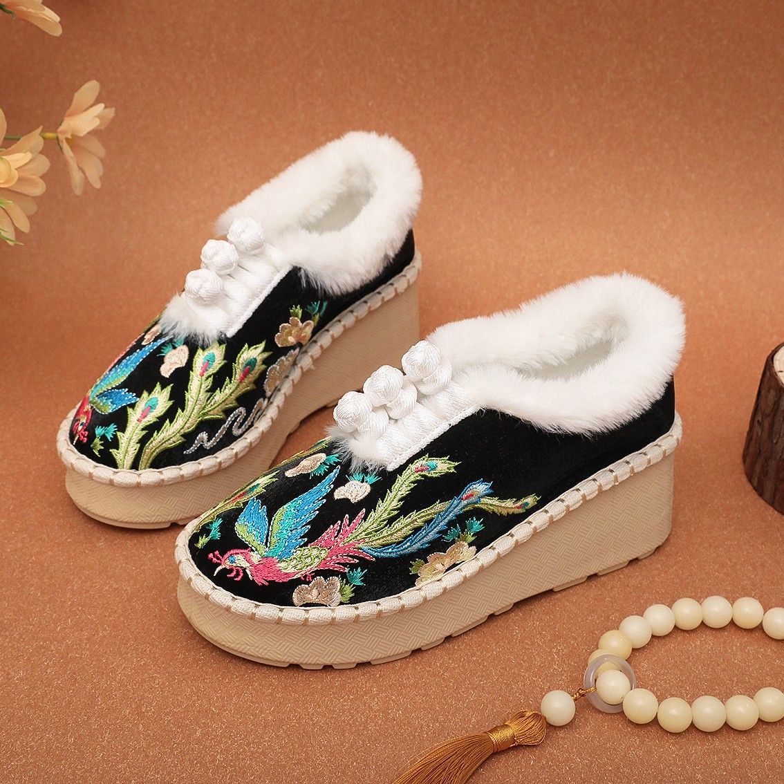 Casual Embroidered Ladies Shoes SHO-001