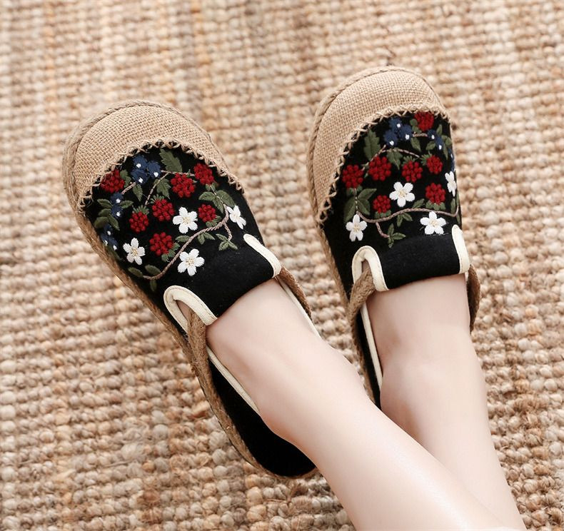 Casual Embroidered Ladies Shoes SHO-026