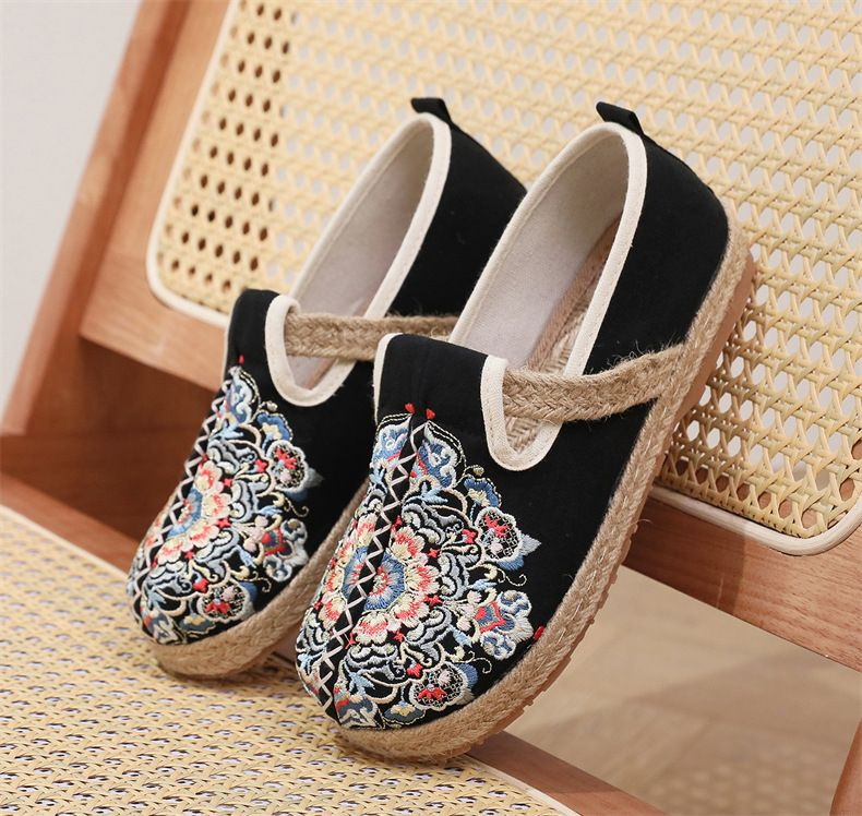 Casual Embroidered Ladies Shoes SHO-028
