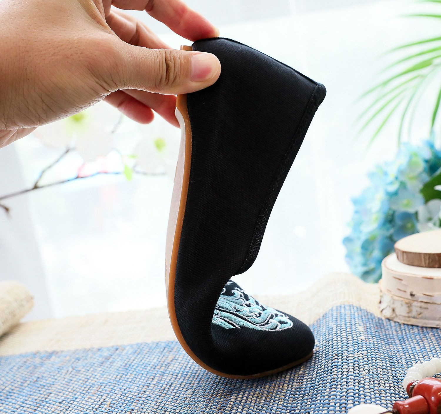 Casual Embroidered Ladies Shoes SHO-008