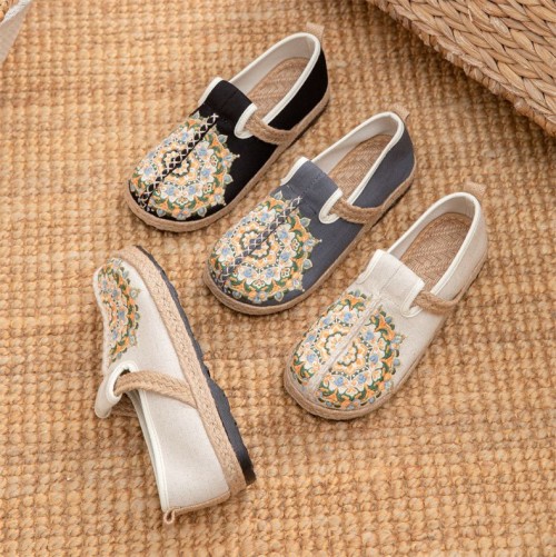 Casual Embroidered Ladies Shoes SHO-033