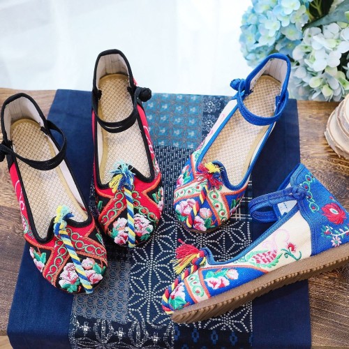 Casual Embroidered Ladies Shoes SHO-010