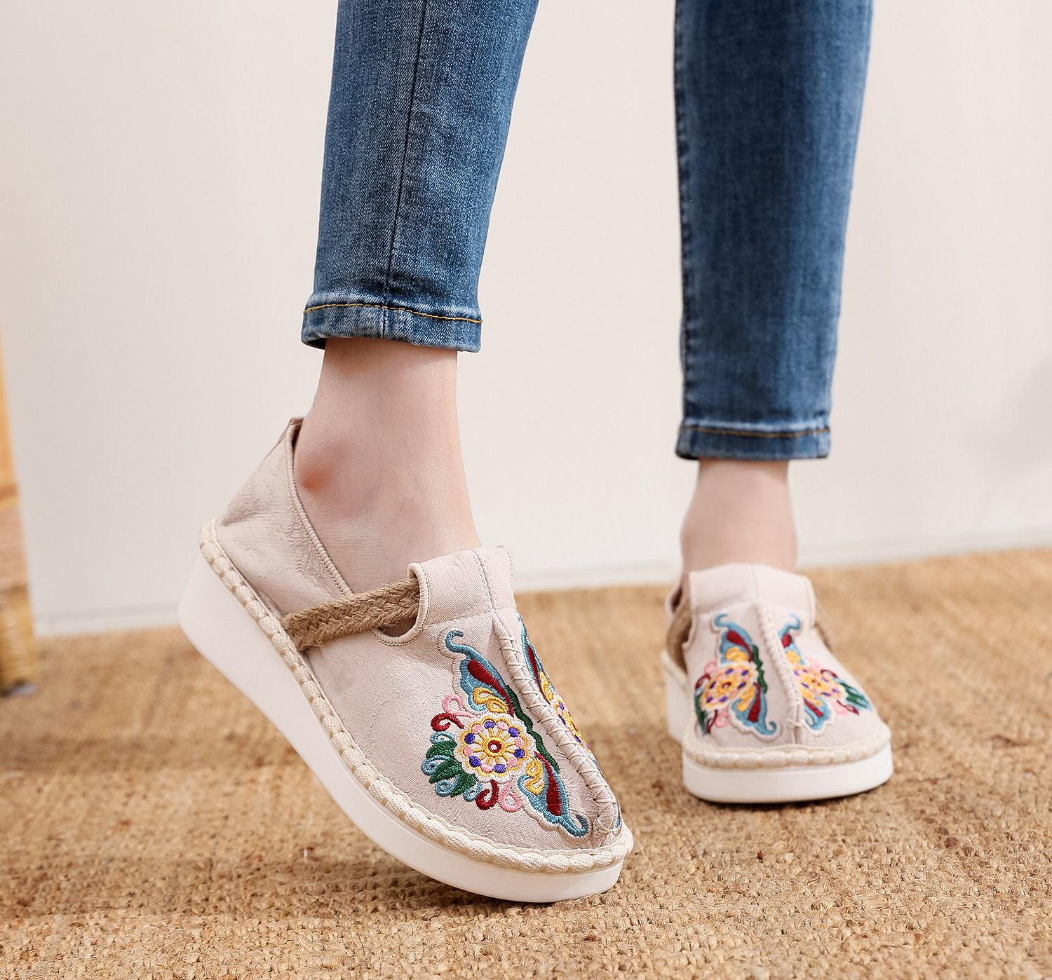 Casual Embroidered Ladies Shoes SHO-006