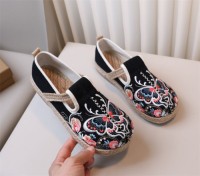 Casual Embroidered Ladies Shoes SHO-031