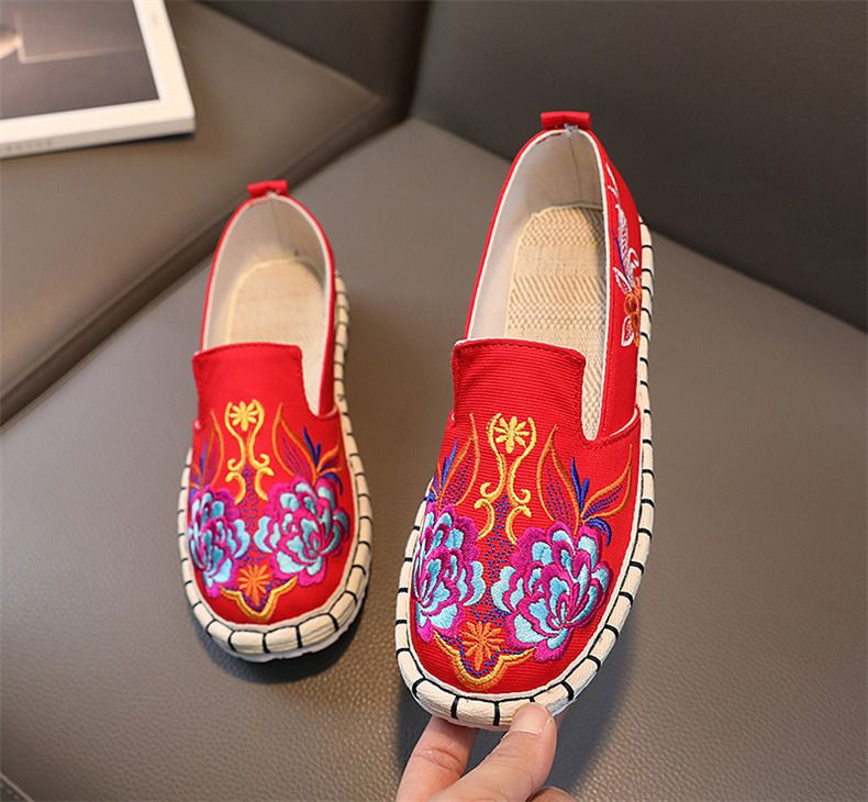Casual Embroidered Ladies Shoes SHO-023