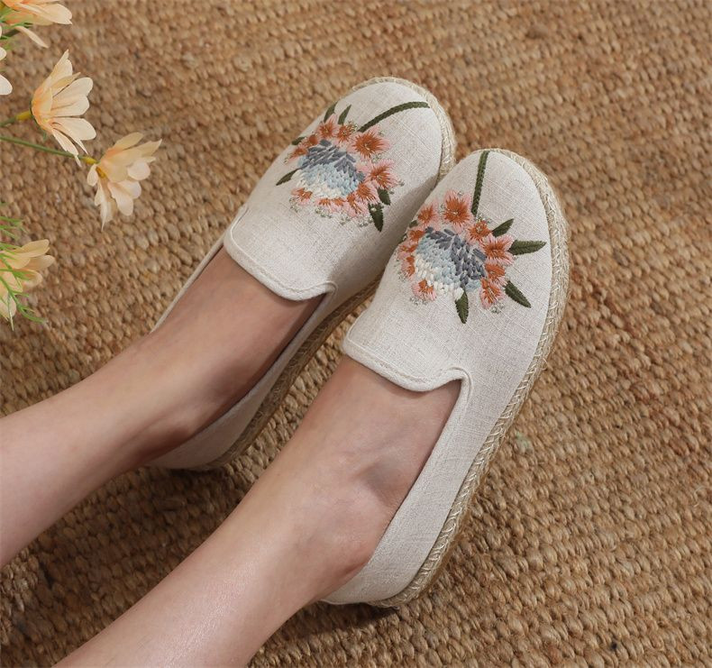 Casual Embroidered Ladies Shoes SHO-032