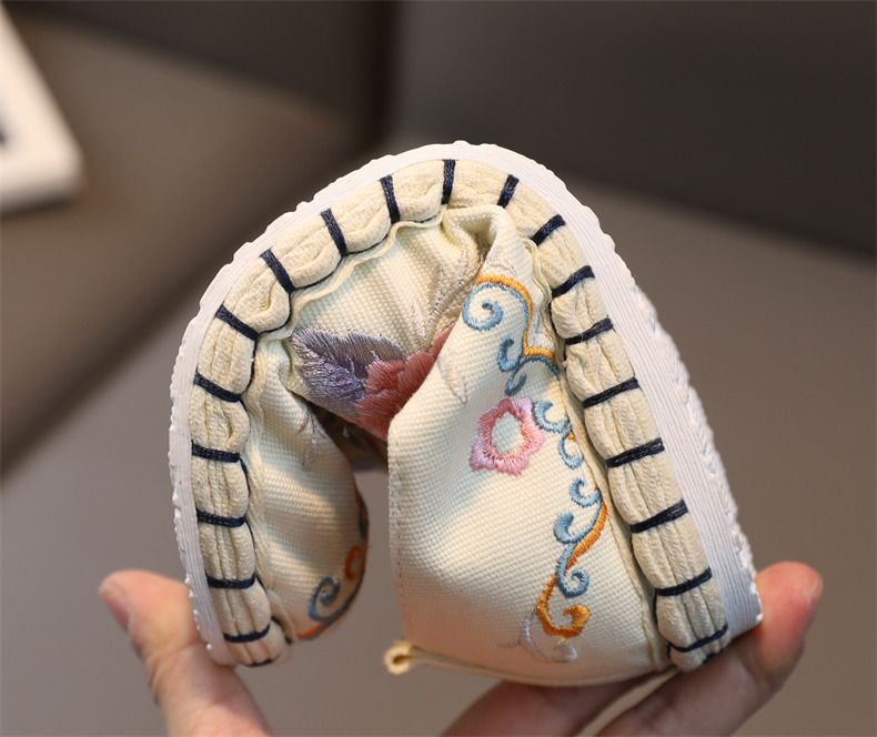 Casual Embroidered Ladies Shoes SHO-022