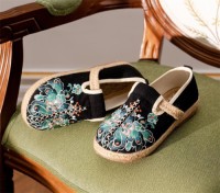 Casual Embroidered Ladies Shoes SHO-030